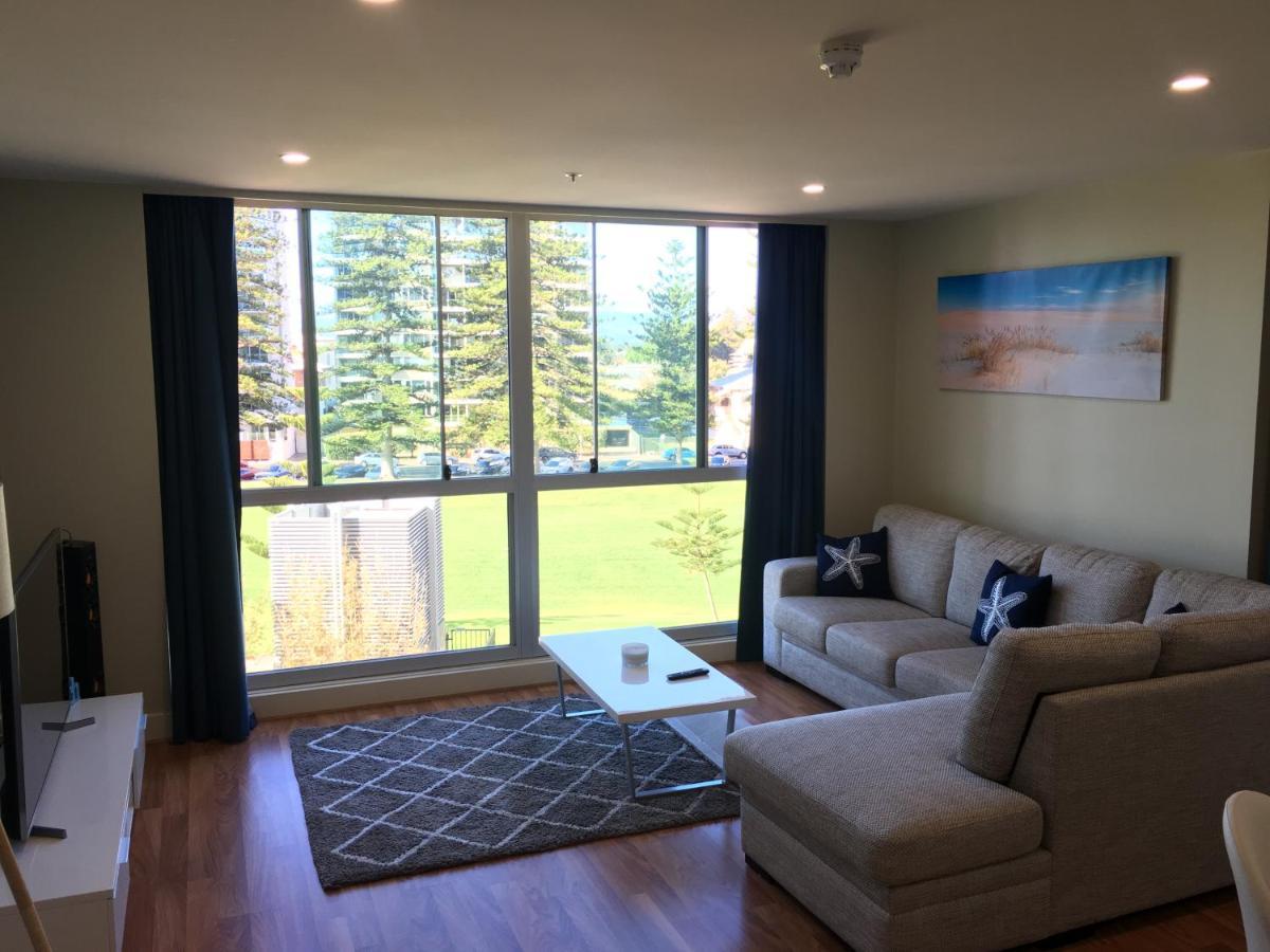 גלנלג Beachside Luxury Apartments One & Two Bedroom In Beachfront Oaks Pier Building מראה חיצוני תמונה