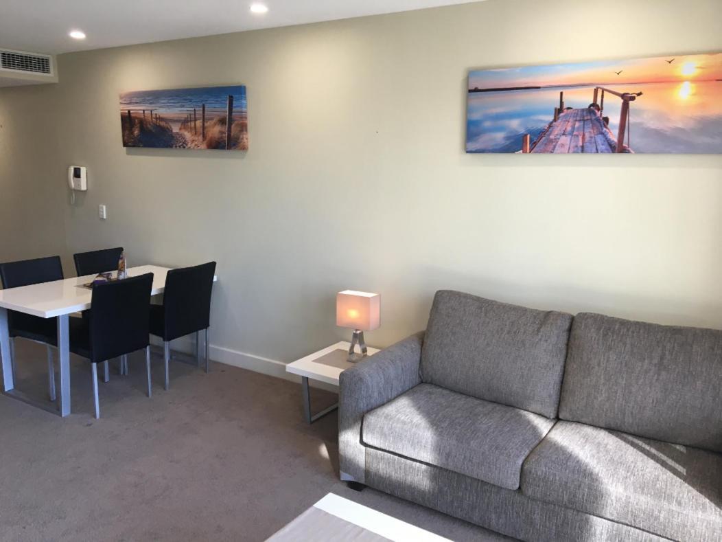 גלנלג Beachside Luxury Apartments One & Two Bedroom In Beachfront Oaks Pier Building מראה חיצוני תמונה