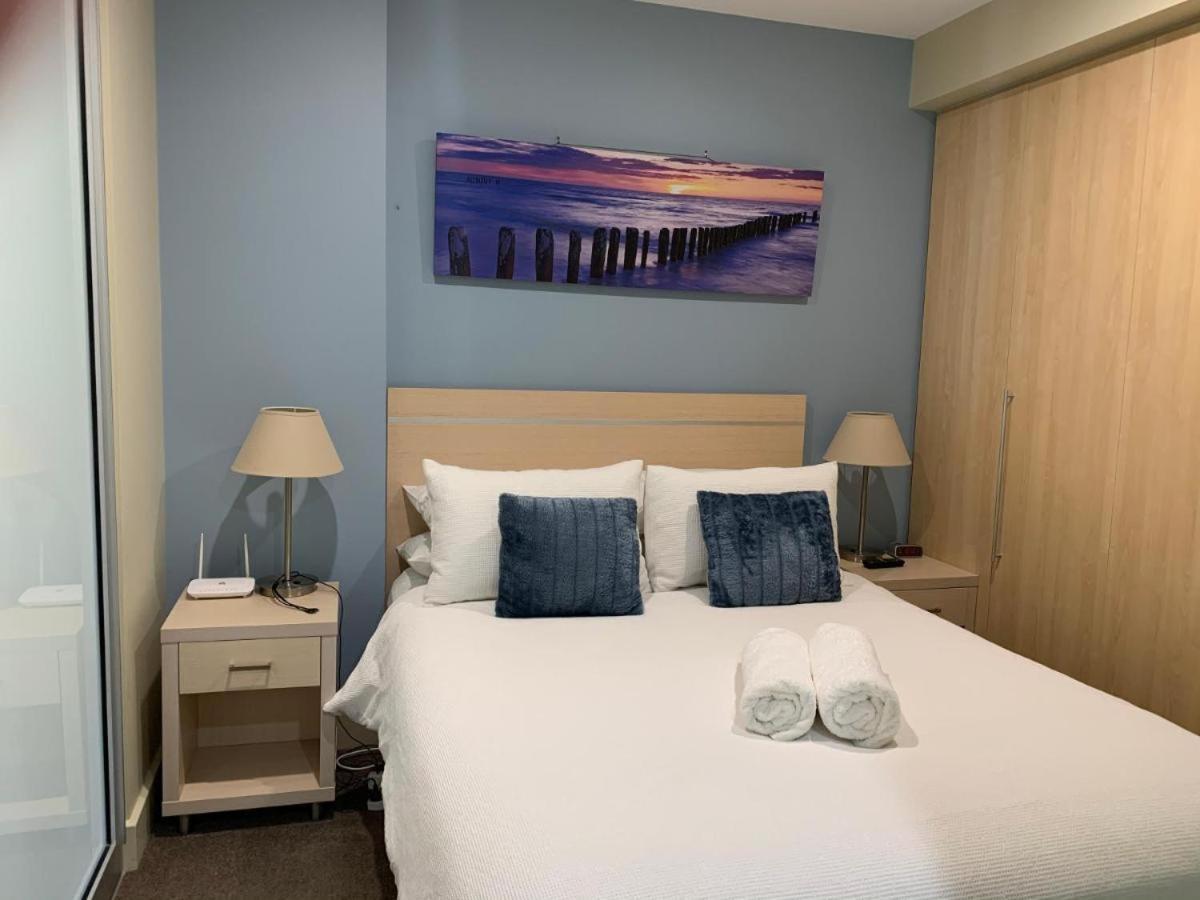 גלנלג Beachside Luxury Apartments One & Two Bedroom In Beachfront Oaks Pier Building מראה חיצוני תמונה