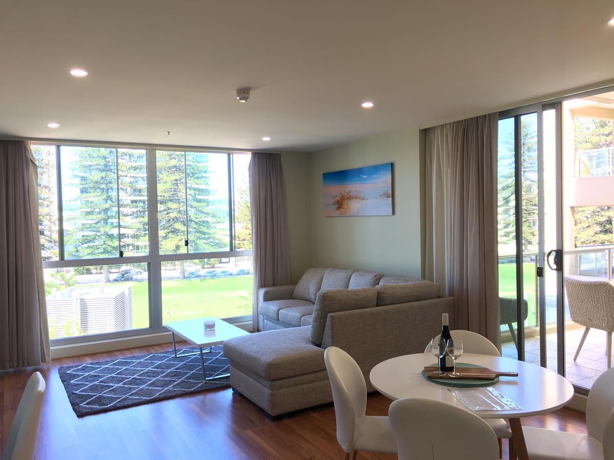 גלנלג Beachside Luxury Apartments One & Two Bedroom In Beachfront Oaks Pier Building מראה חיצוני תמונה