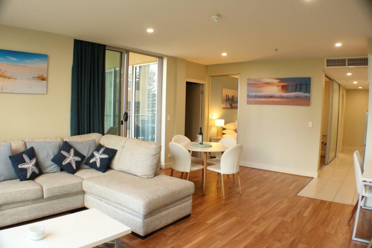 גלנלג Beachside Luxury Apartments One & Two Bedroom In Beachfront Oaks Pier Building מראה חיצוני תמונה